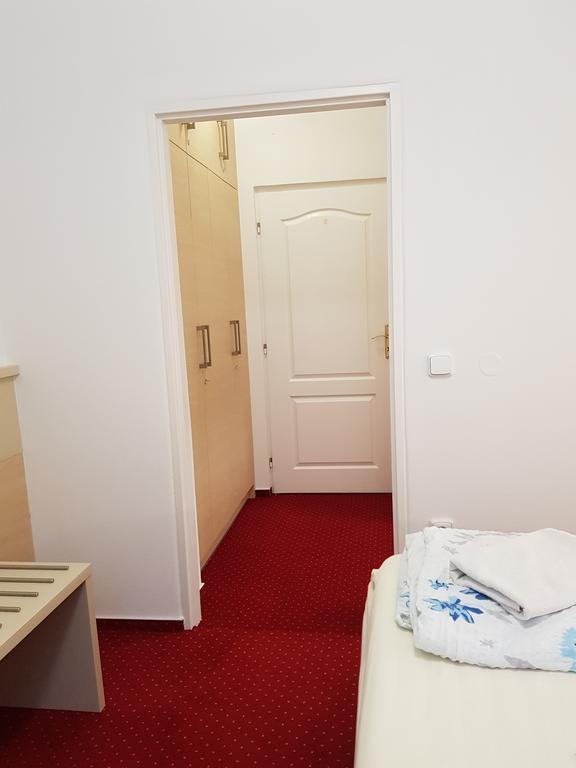Hotel Bax Znojmo Exterior photo